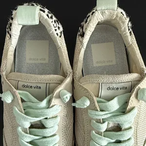 Dolce Vita Cream and Silver Women's Sneakers Sz‎ 6 thumbnail 7