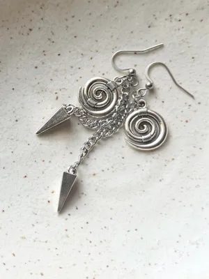 Handmade swirl/spiral & spike chain dangle earrings🌀💚⭐️ thumbnail 4