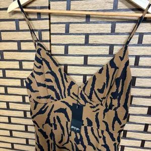 Nasty Gal Tiger Print Mini‎ Dress Size 4 thumbnail 3