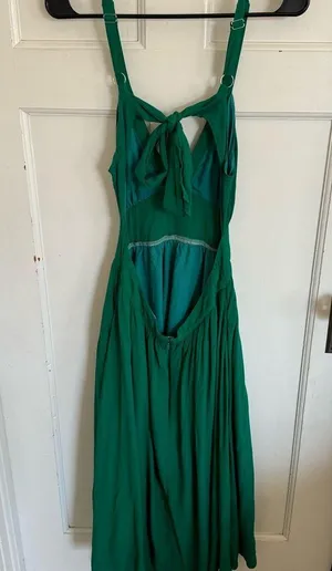 Lulus green tie back midi dress size large. thumbnail 3