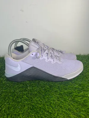 Nike Metcon 5 Training Shoes Light Violet Lavender Women’s Size 8.5 Cross Training thumbnail 3