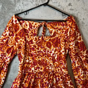 Love The Label Anthropologie Melba Orange Pink Floral Tie Back Blouse‎ Size XL thumbnail 2