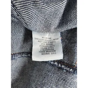 Vintage Y2K Guess Dark Wash Jean Jacket thumbnail 7