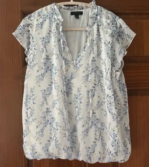Tamara H. Blouse Top Women’s Large White Blue Floral Ruffle Sleeve Elastic Waist thumbnail 1