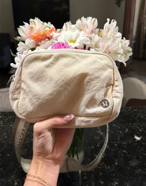 Lululemon Belt Bag thumbnail 1