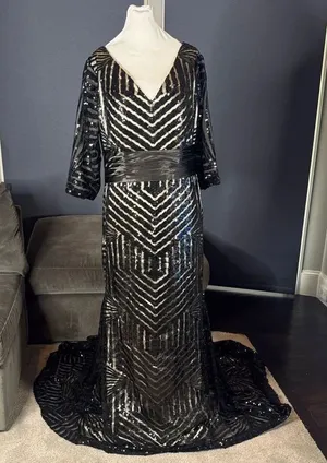 Women’s Black Sequined Full Length Prom Party Dress 3/4 Sleeve Train Size 12 thumbnail 1