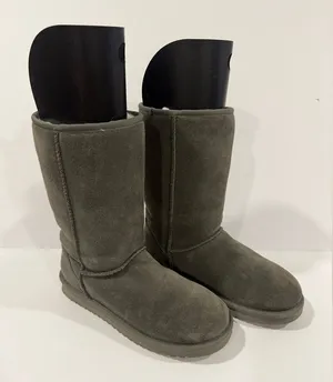 Koolaburra by UGG Tall Gray Shearling Boots Women’s 7 Classic Cozy Winter thumbnail 1
