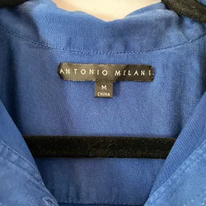 Antonio Melani Blue Button Down Shirt 100% Silk Minimalist Women's size Medium thumbnail 2