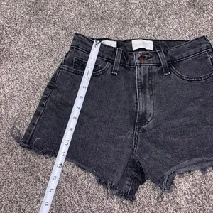 Universal Threads Black Denim Shorts Size 2 thumbnail 3