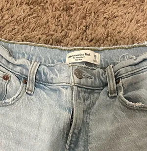 Abercrombie Denim Shorts High-Rise thumbnail 3