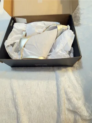 Naturalizer Khloe Champagne Metallic Size 5- New in Box thumbnail 8