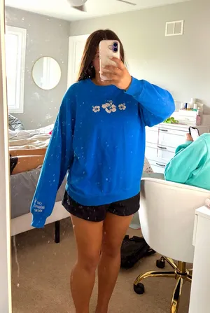 Hollister crew neck thumbnail 1