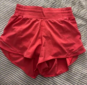 Lululemon Shorts Hotty Hot High-Rise thumbnail 2