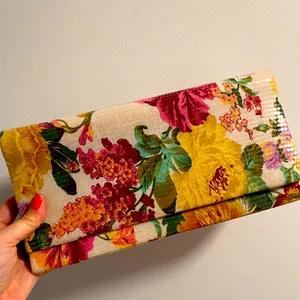 Victorian style Tapestry sequence floral clutch Pink thumbnail 3