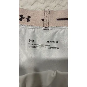 Under Armour HeatGear Women XL Running Shorts Dark Mauve Loose Fit 4534 thumbnail 3