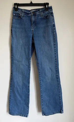 Levi’s 512 Women’s Perfectly Slimming Bootcut Jeans Mid Rise Size 6 Medium thumbnail 1