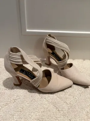 Stuart Weitzman Ivory Pointed Toe Criss Cross Strap Heels Size 6 thumbnail 2