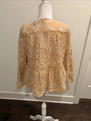 Tuckernuck Tan and White Eyelet Top Sz M thumbnail 3