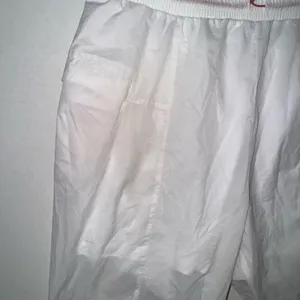 Gymshark Women's White Nylon Jogger Pants M Activewear Lightweight Pockets thumbnail 5