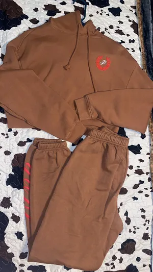 PINK Victoria’s Secret Pink Sweat Suit thumbnail 1
