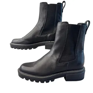 Bernardo Black Leather‎ Lug Sole Chelsea Boots Women 6M Pull On Chunky Heel thumbnail 2