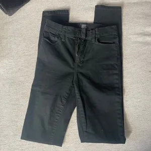 BDG Urban Outfitters Twig High Rise Black Skinny‎ Jeans Distressed Knee Size 24 thumbnail 2