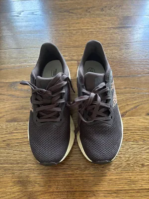 New Balance sneakers thumbnail 2