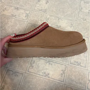 UGG Tazz Platform Slippers thumbnail 6