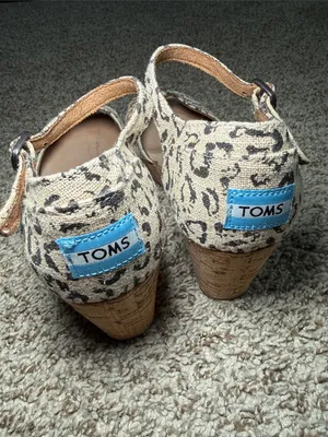 TOMS Kinsley Leopard‎ Print Wedge Sandals Women’s 6.5 Open Toe Ankle Strap Cork thumbnail 4
