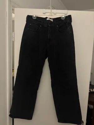 Abercrombie Low-Rise Baggy Jeans thumbnail 2