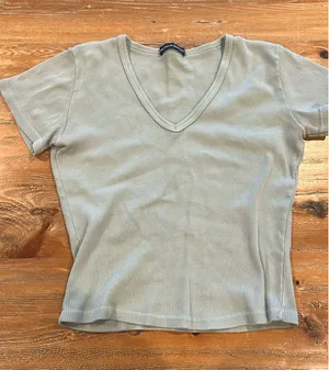 Brandy Melville Top Crop thumbnail 1
