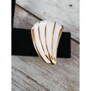 Vintage Clip On Earrings - White & Gold Tone Fan 1" thumbnail 2