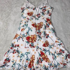 HELLO MOLLY Floral Midi Dress — White Floral | S thumbnail 2