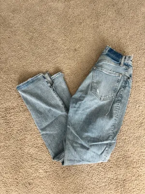 Abercrombie Curve Love 90s Straight Ultra High Rise Split Ankle thumbnail 4