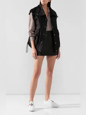 Burberry London Oversized Black Nylon Logo Drawstring Vest thumbnail 2