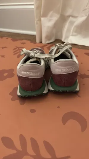 New Balance Sneakers Women’s thumbnail 3