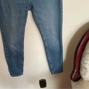 Everlane High Rise Medium Wash Skinny Jeans- Size 30 Regular thumbnail 7