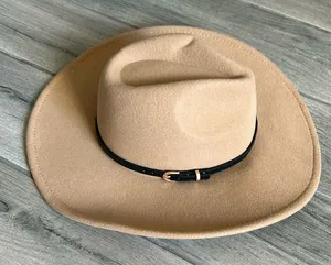 Felt tan hat thumbnail 1