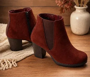 Clarks Women's Pause Camelia Boot Size 8M Block Heel Chelsea Red Suede Pull On thumbnail 1
