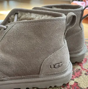 UGG Final Price ✨EUC  Neumel Chukka boots thumbnail 3