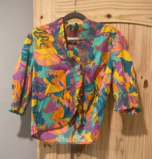 Fun summer top Multiple Size L thumbnail 1