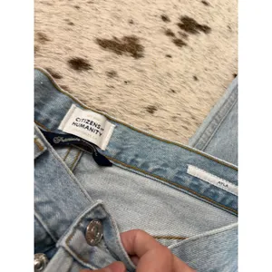 Citizens Of Humanity Ayla Raw Hem Crop Size 26 Light Wash thumbnail 4