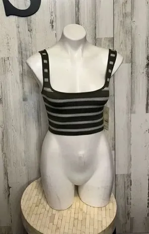 No boundaries crop top thumbnail 1