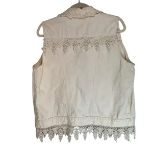 Glitter‎ & Gold Houston Cream Denim Vest Crochet Lace Grape Trim Womens Medium thumbnail 7