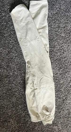 Brandy Melville cargo pants thumbnail 3