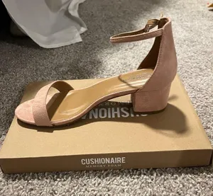 Cushionaire memory foam block heels blush suede thumbnail 4