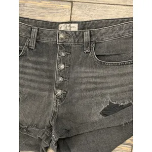 We The Free Free People Distressed Denim Shorts Washed‎ Black Size 31 Button Fly thumbnail 5