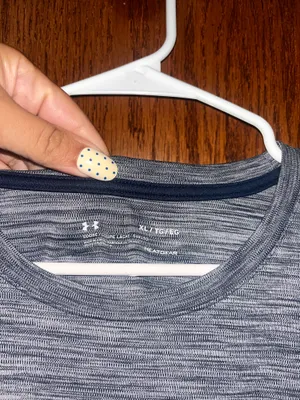 Women’s Under Armour HeatGear shirt thumbnail 3