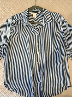 H&M Blue and White Vertical Stripe Button-Up Blouse. Size M thumbnail 3