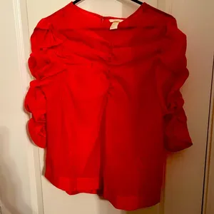 H&M Scarlet Top thumbnail 1